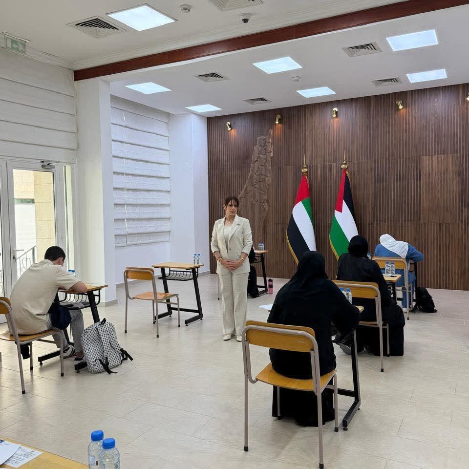 الطلبة الفلسطينيون في الإمارات يبدأون تقديم امتحانات الثانوية العامة